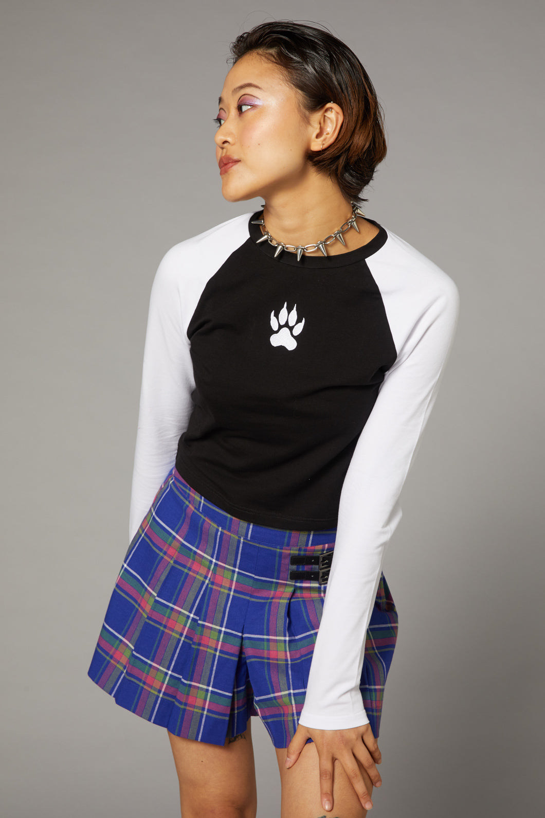 Stylish Women's Paw-Embroidered Long Sleeve Top