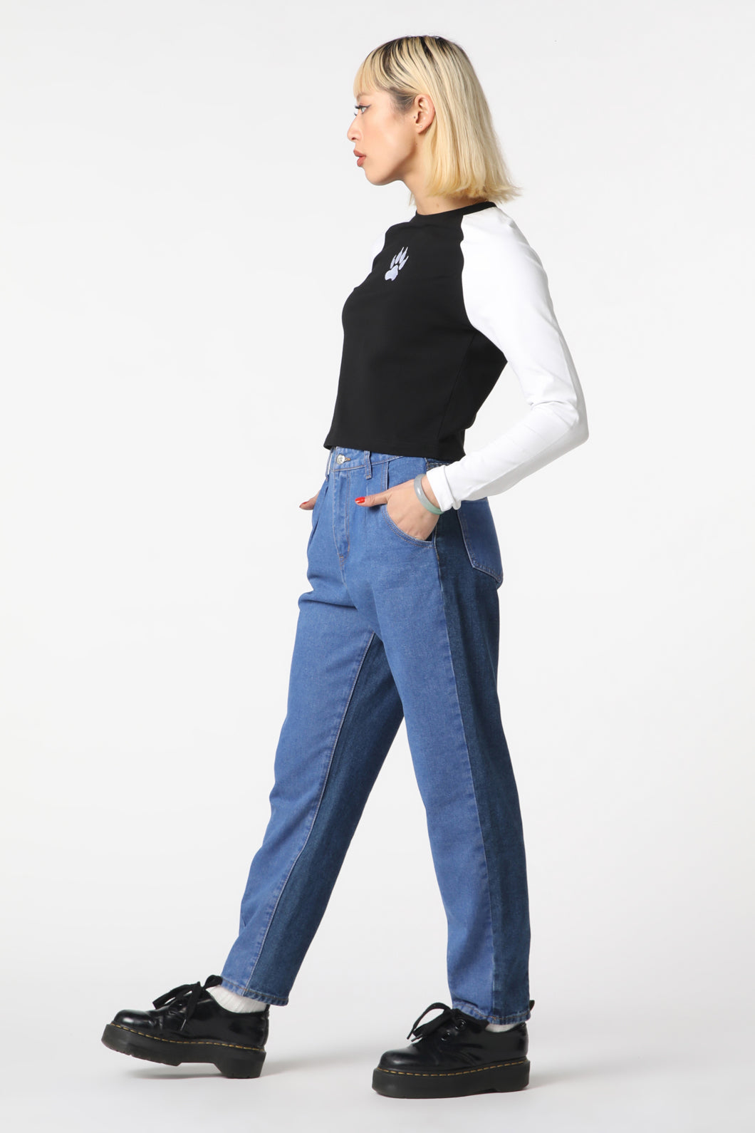 Stylish Women's Paw-Embroidered Long Sleeve Top