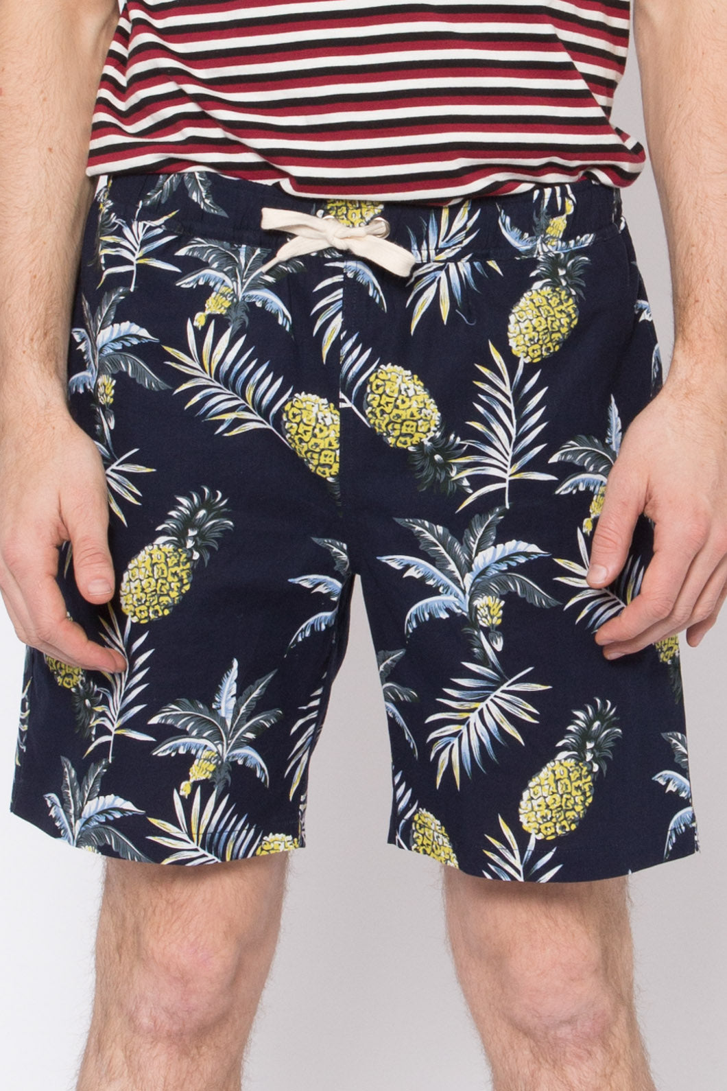 Short Pure Gold Shorts for Trendy Style