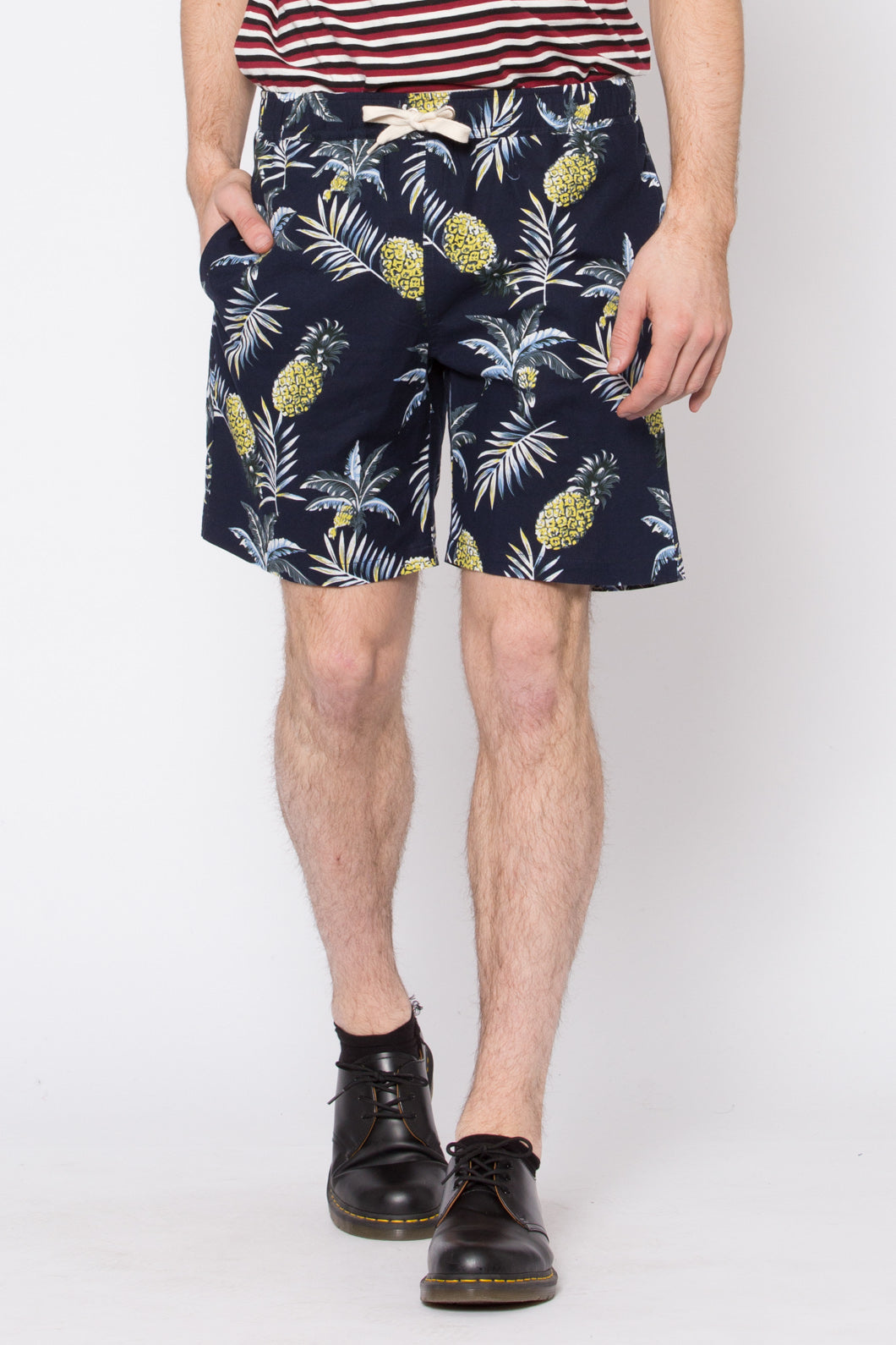 Short Pure Gold Shorts for Trendy Style