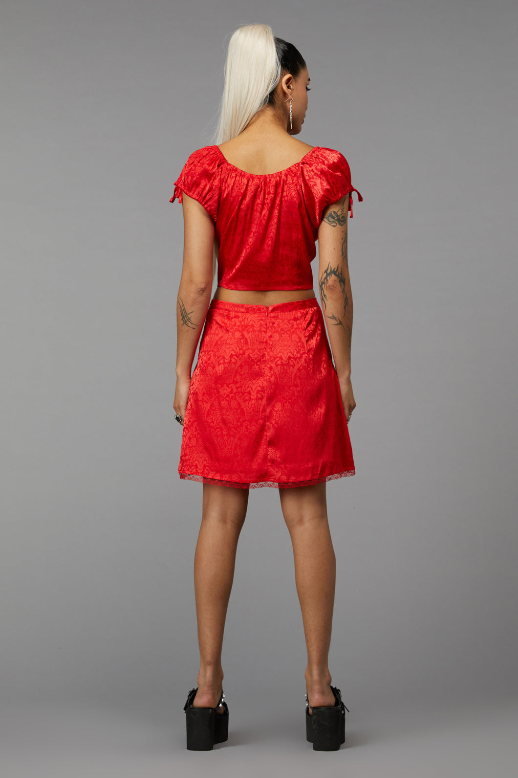 Stylish Silky Short - Sleeved Fitted Top with Bows in Black & Red