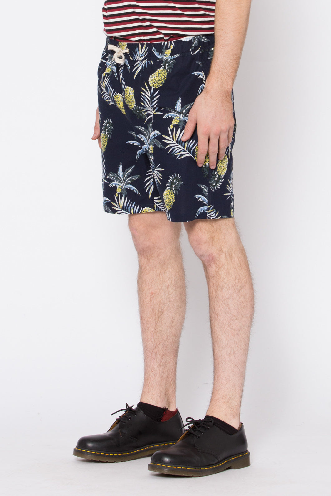 Short Pure Gold Shorts for Trendy Style