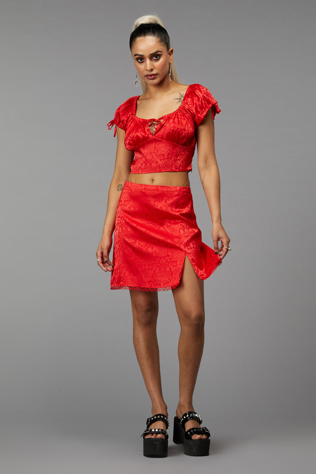 Stylish Silky Short - Sleeved Fitted Top with Bows in Black & Red