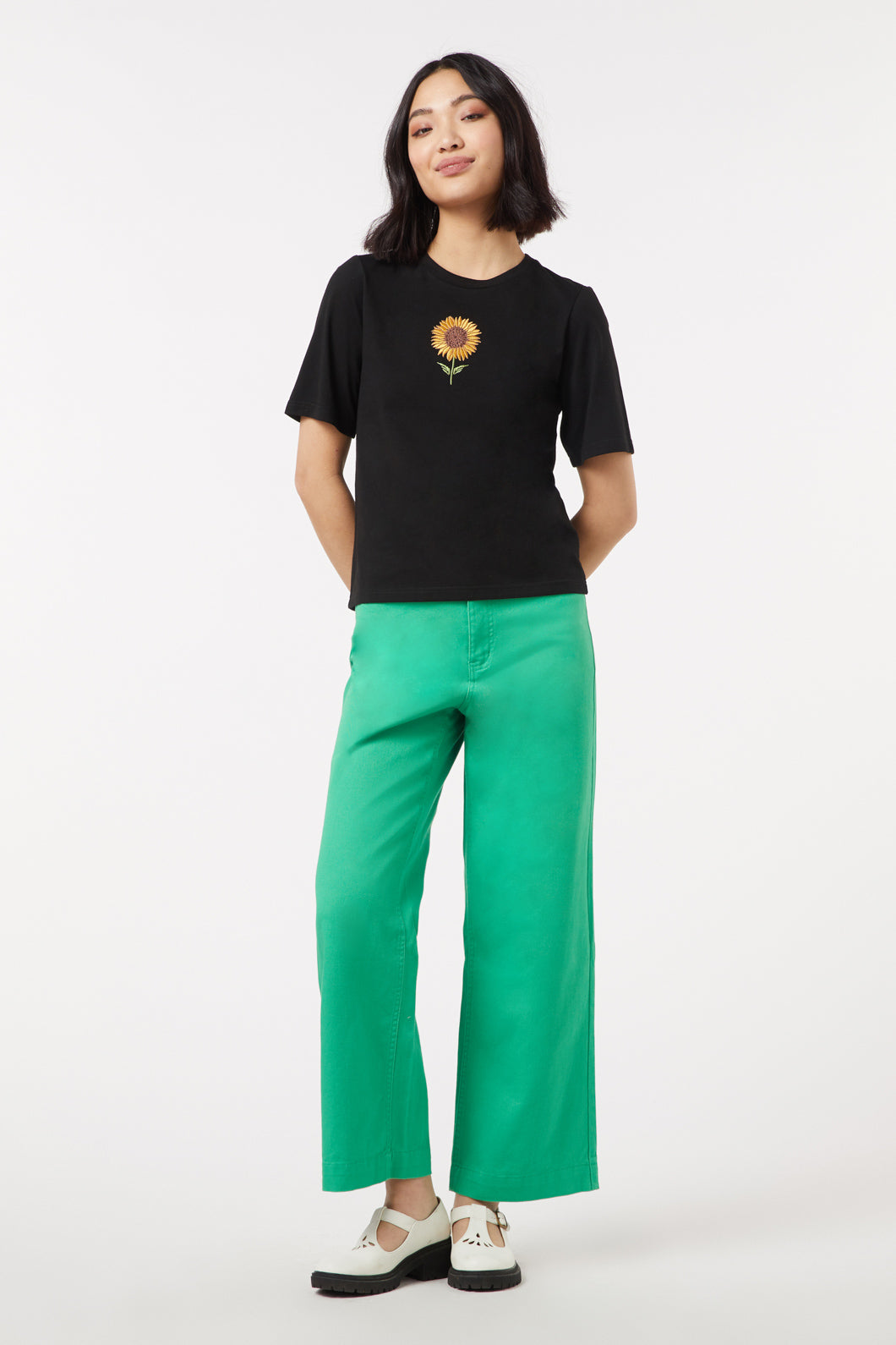 Organic Cotton Relaxed Embroidered Sunflower Short-Sleeve Tee in Black