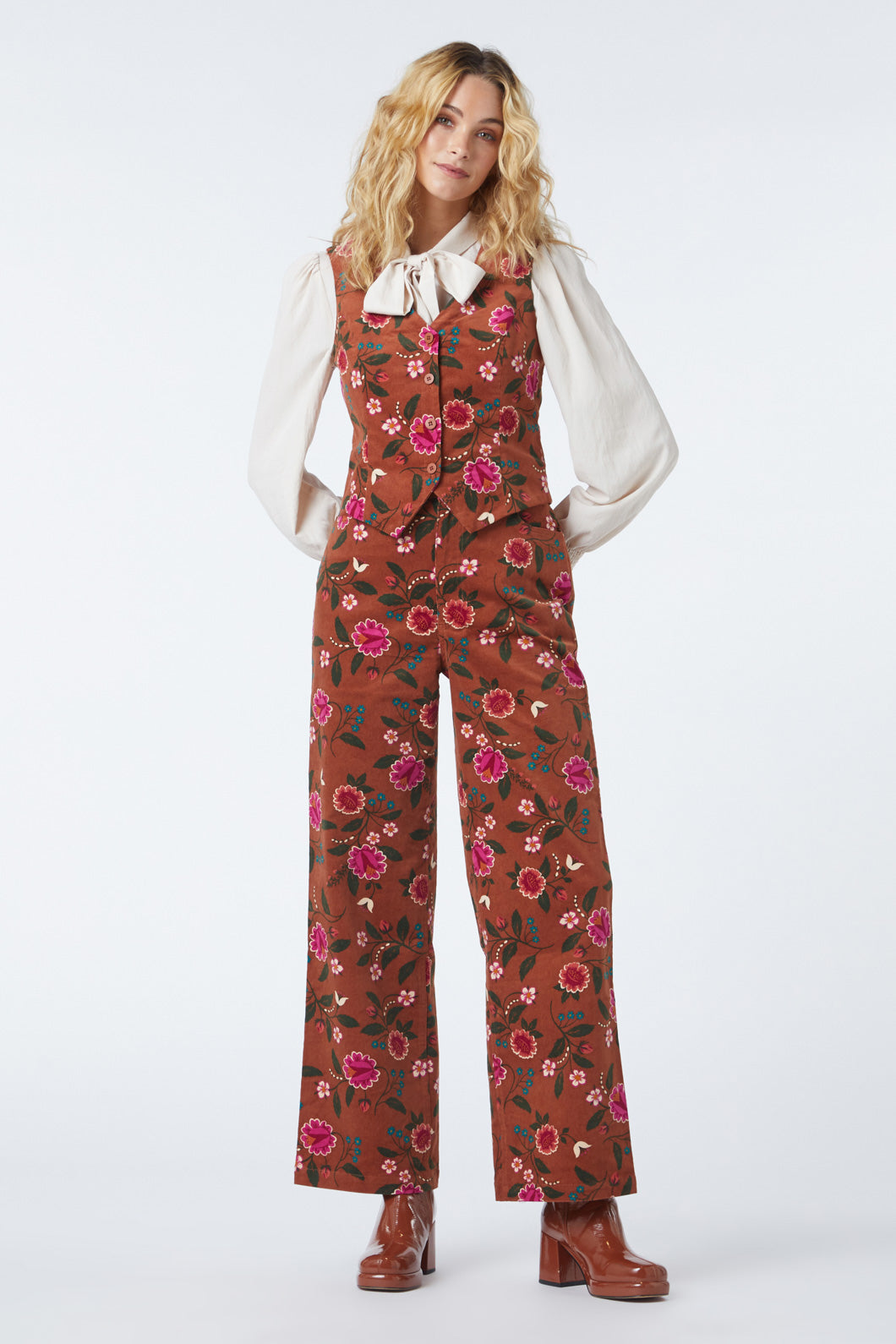 Stylish Florence Cropped Floral Vest for a Glamorous Look