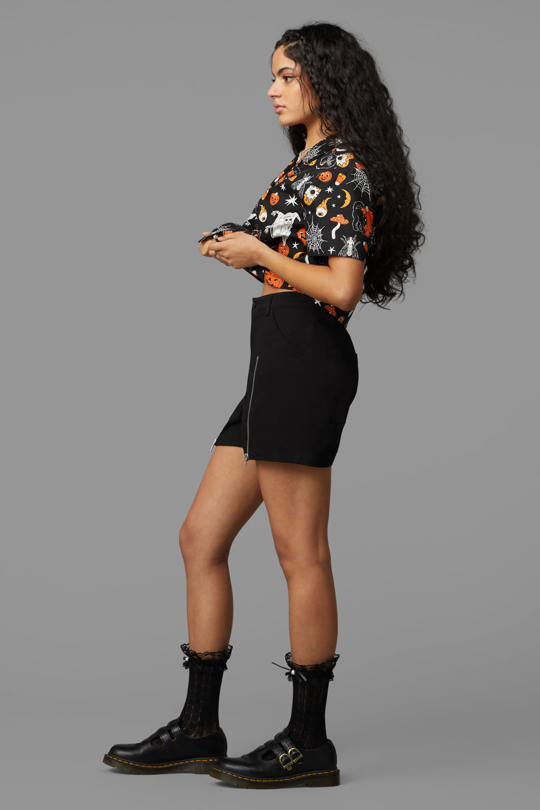 Stylish Cotton-Elastane Blend Zip Detail Up In Flames Shorts