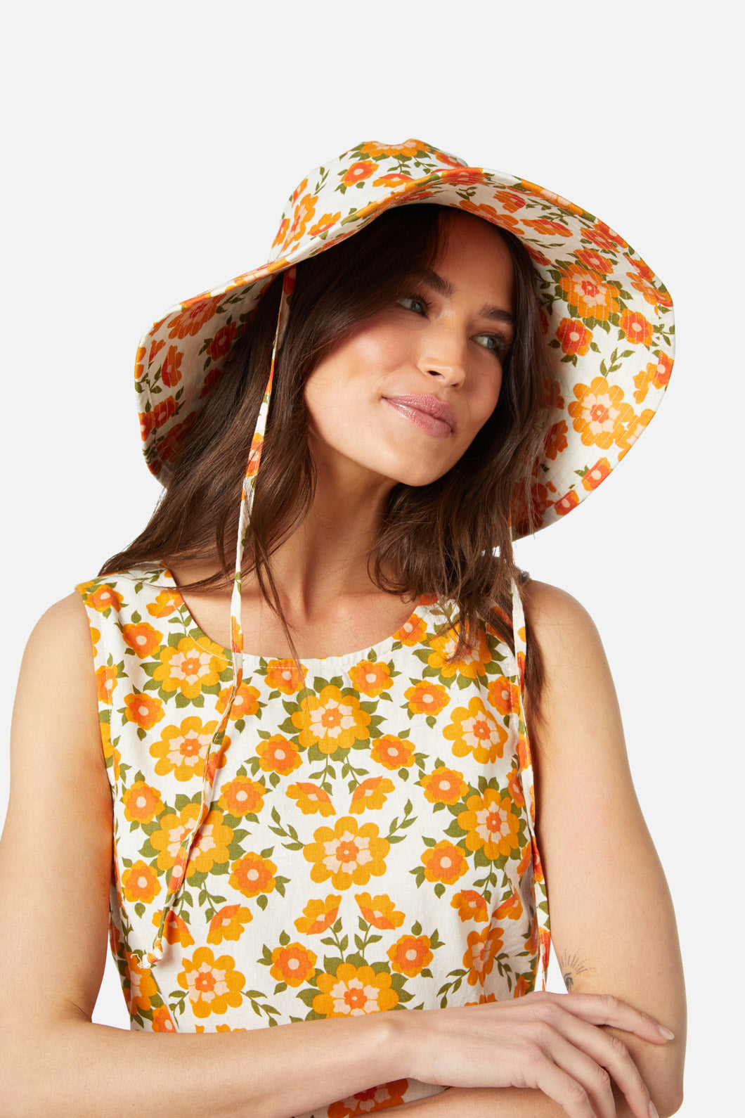 Exquisite Folk-Inspired Floral Hat with Cream, Orange and Green Shades