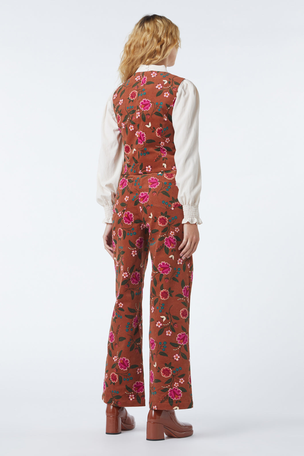 Stylish Florence Cropped Floral Vest for a Glamorous Look
