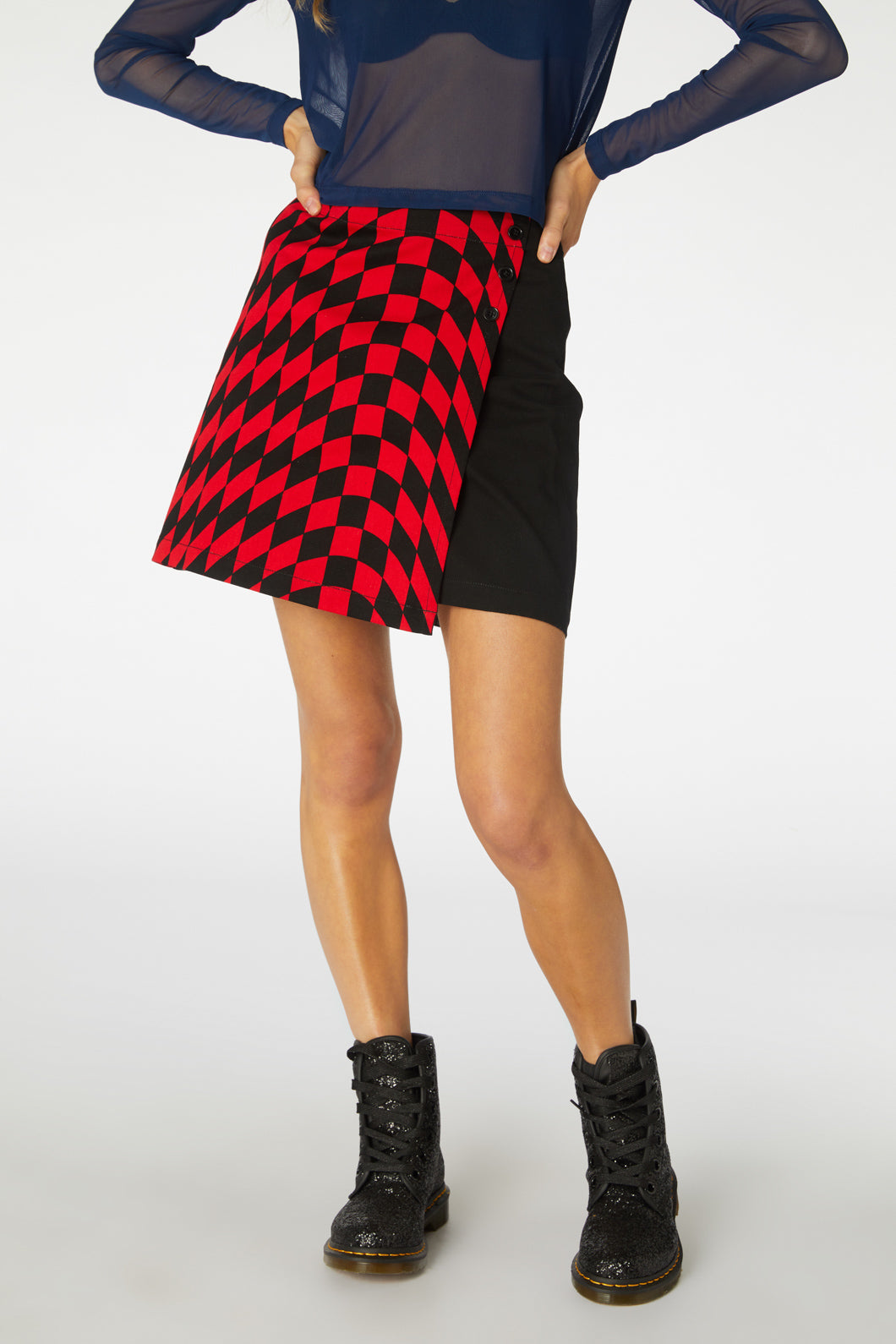 Stylish Red Fitted Mini Warped Skirt with Contrast Print